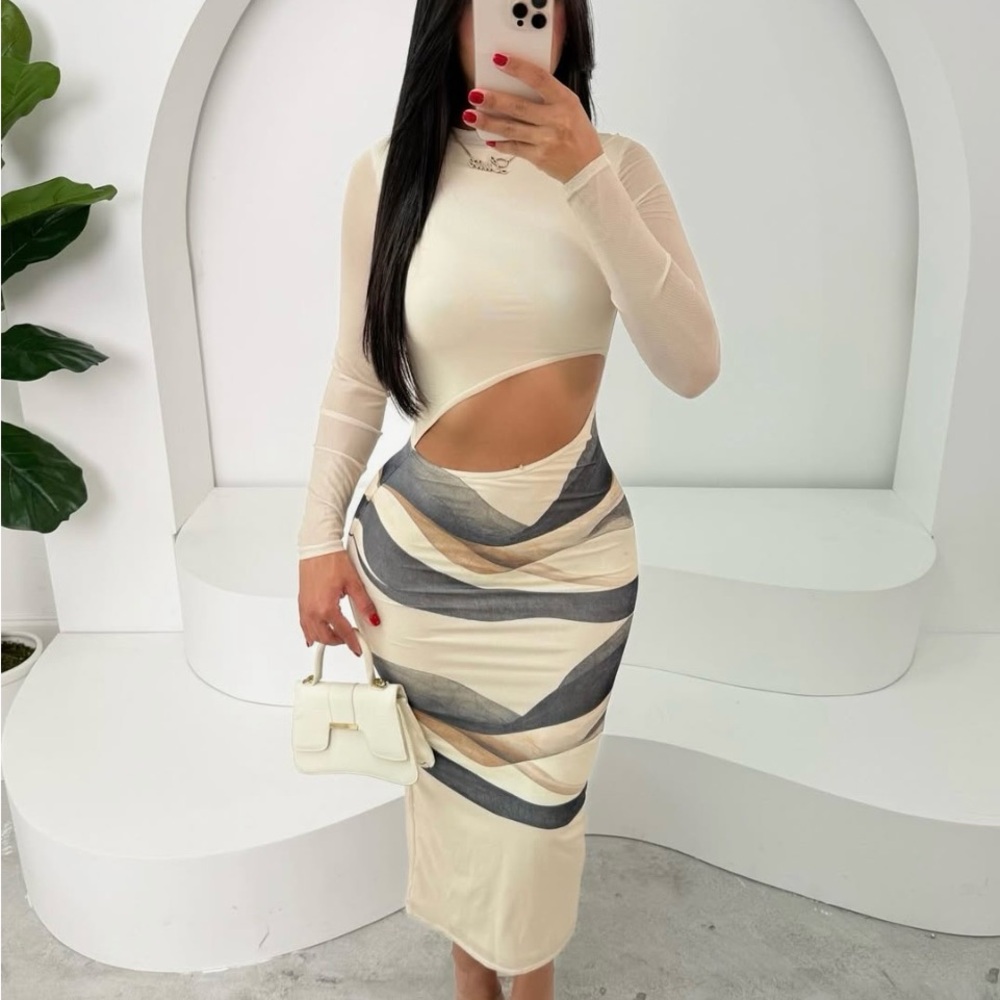 Elegant Cream and Gray Cut-Out Skirt Large